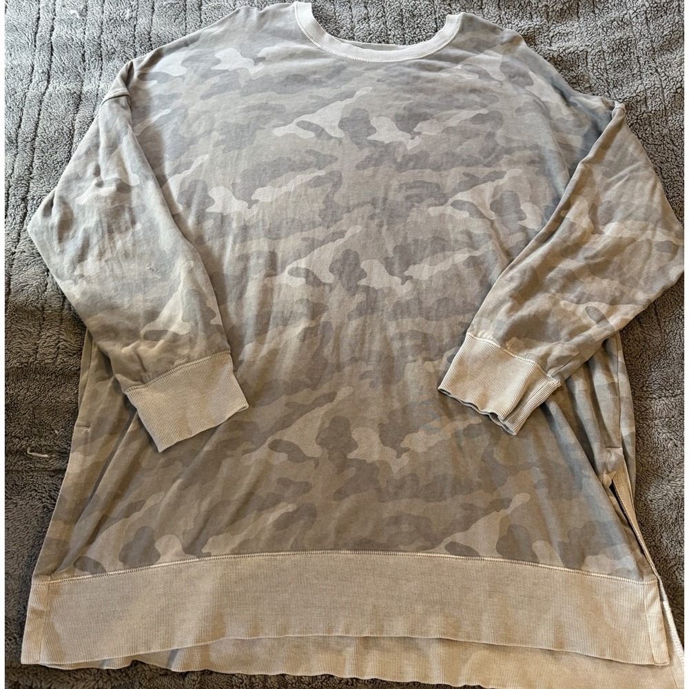 Old Navy Women's Oversized Boyfriend Camo Crew Neck Sweatshirt Xxl‎